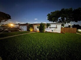 6598 NW 4th St in Margate, FL - Building Photo