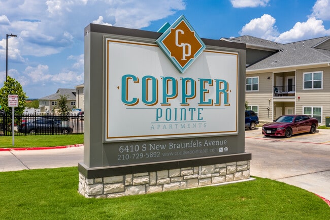 Copper Pointe in San Antonio, TX - Foto de edificio - Building Photo
