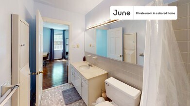Private bedroom in 7 bed/3.5 bath Home in Washington, DC - Building Photo - Building Photo