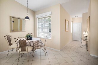 3320 W Crown Pointe Blvd in Naples, FL - Building Photo - Building Photo