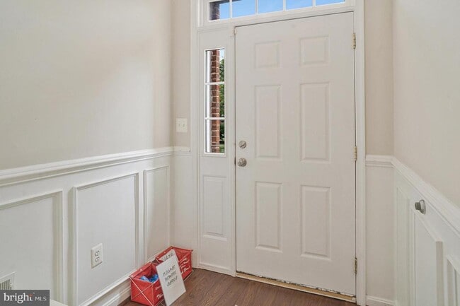 22438 Maison Carree Square in Ashburn, VA - Building Photo - Building Photo