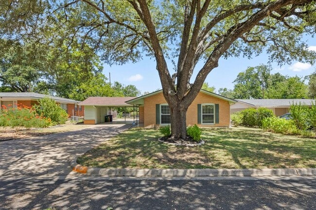 property at 1702 Ridgemont Dr