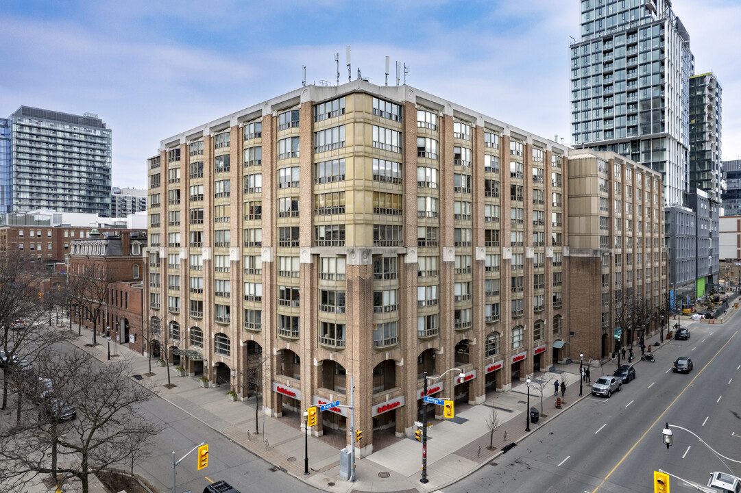 Old Yorke Place I & II in Toronto, ON - Building Photo