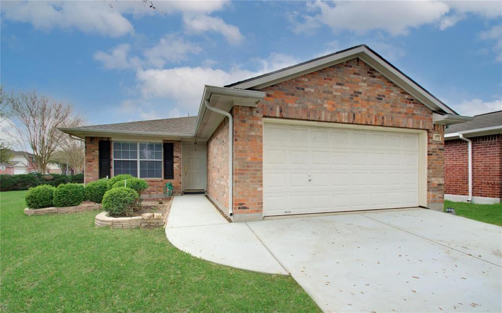 9730 Fieldbloom Ln in Sugar Land, TX - Building Photo