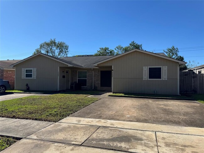 3302 Scotch Moss Ln in La Porte, TX - Building Photo - Building Photo