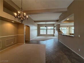 6124 Rabbit Track St in Las Vegas, NV - Building Photo - Building Photo