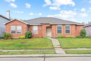 1492 Greenbrook Dr in Rockwall, TX - Building Photo