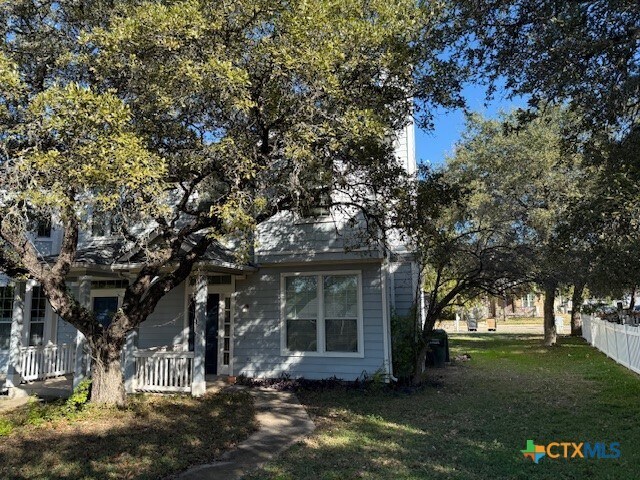 200 Utterback in Kyle, TX - Building Photo