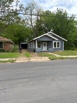 939 12th St SE, Unit #2 in Paris, TX - Building Photo