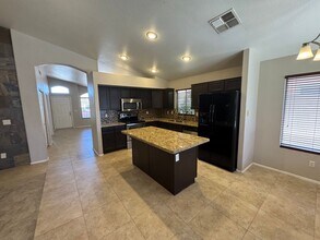 5913 W Mercury Way in Chandler, AZ - Building Photo - Building Photo