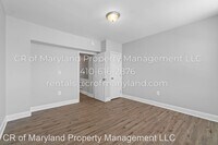 2407 Baker St photo'