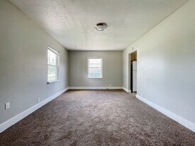 2017 E 24th St in Muncie, IN - Building Photo