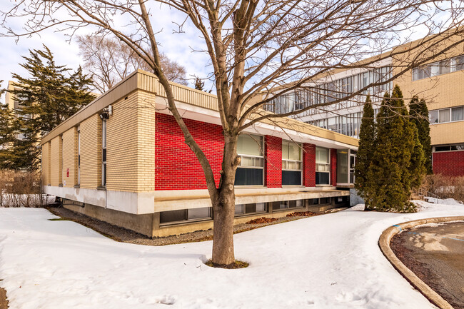 Centre D'hébergement Champlain in Montréal, QC - Building Photo - Building Photo