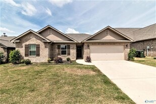 312 Fenrose Dr in Harvest, AL - Building Photo