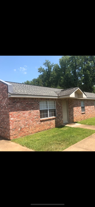 107 Fendler Pky in Pineville, LA - Foto de edificio