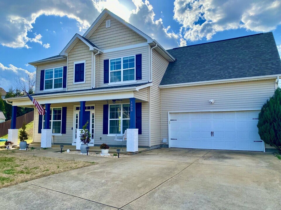1808 Luke Ct in Columbia, TN - Building Photo