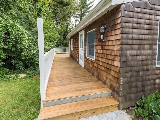 property at 3 Hickory Ln