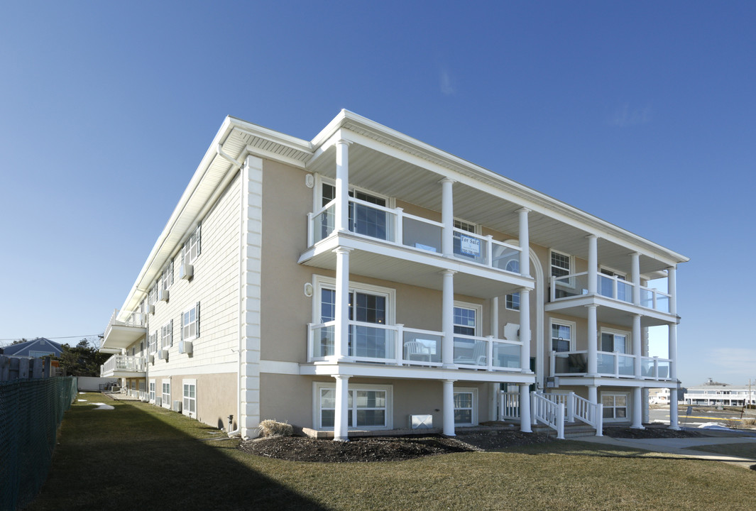 Residences/Avon-by-the-Sea in Avon By The Sea, NJ - Building Photo