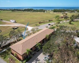 217 Airport Ave W in Venice, FL - Foto de edificio - Building Photo
