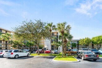 15 Royal Palm Way, Unit 6040 in Boca Raton, FL - Foto de edificio - Building Photo
