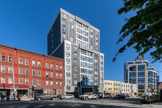 The Echelon in Long Island City, NY - Building Photo - Building Photo