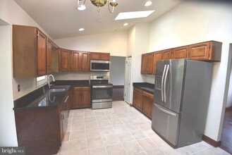 1005 Foster Pl SW in Leesburg, VA - Building Photo - Building Photo