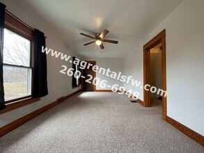 935 Edgewater Ave in Fort Wayne, IN - Foto de edificio - Building Photo