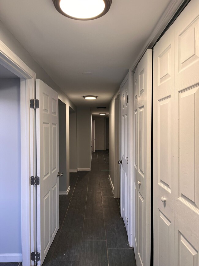 579 Liberty Ave, Unit BSMT in Jersey City, NJ - Building Photo - Building Photo