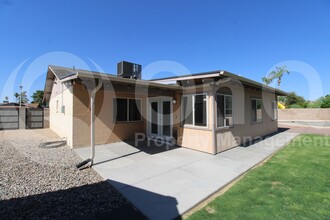 3633 W Andorra Dr in Phoenix, AZ - Foto de edificio - Building Photo