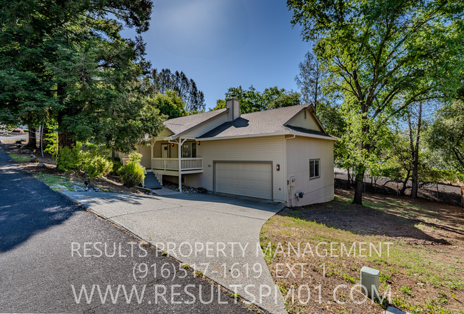 property at 12634 Vick Ct