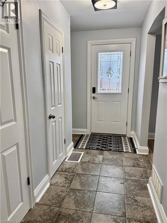 145 Brantdale Ave in Hamilton, ON - Building Photo - Building Photo