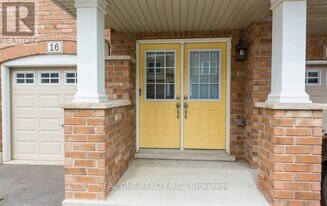 16 Dorchester Ter in Hamilton, ON - Building Photo