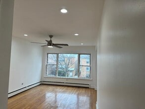 5530 N Mango Ave, Unit 2nd floor in Chicago, IL - Building Photo - Building Photo