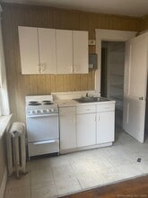 644 Orange St in New Haven, CT - Building Photo - Building Photo