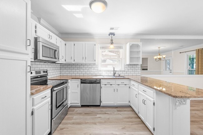 property at 827 Ingraham Pl