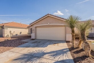 10527 W Windsor Blvd in Glendale, AZ - Foto de edificio - Building Photo