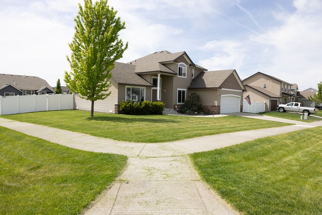 property at 2275 W Freeland Dr