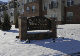 Bottineau Ridge in Maple Grove, MN - Building Photo - Building Photo