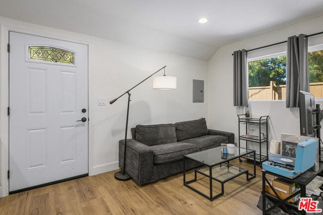 11682 Hatteras St in Los Angeles, CA - Building Photo - Building Photo