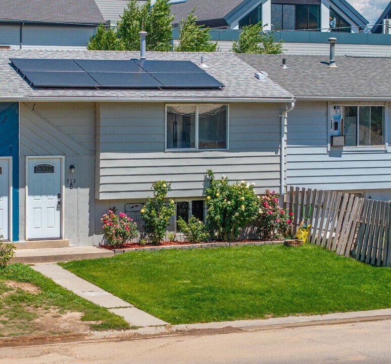 712 E 3rd St in Rifle, CO - Building Photo