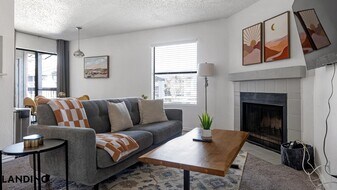 1071 Clayton Ln, Unit M0118 in Austin, TX - Building Photo