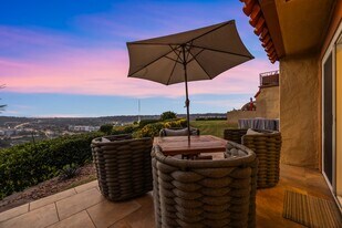 4452 Caminito Fuente in San Diego, CA - Building Photo