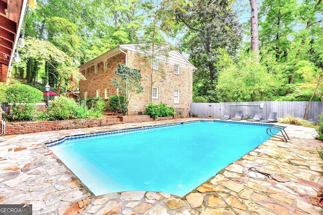 3048 Duke of Gloucester St in East Point, GA - Building Photo