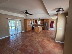 203 W Cantu Rd in Del Rio, TX - Building Photo - Building Photo