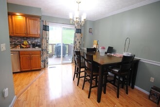 37 Cadogan Way in Nashua, NH - Building Photo - Building Photo