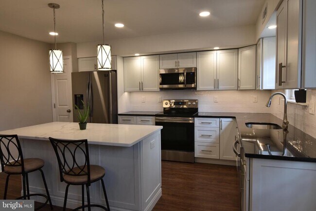 140 Denbigh Terrace in West Chester, PA - Building Photo - Building Photo