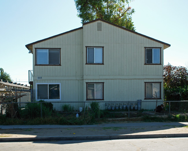 503 S Dearing Ave in Fresno, CA - Foto de edificio - Building Photo