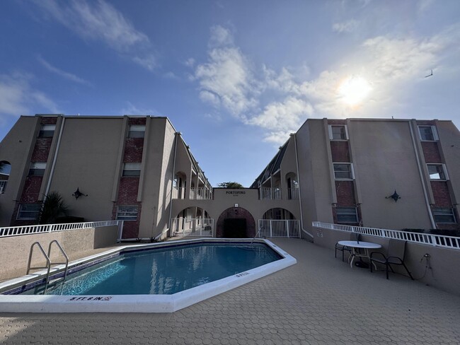 1100 SE 4th Ave in Deerfield Beach, FL - Building Photo - Building Photo