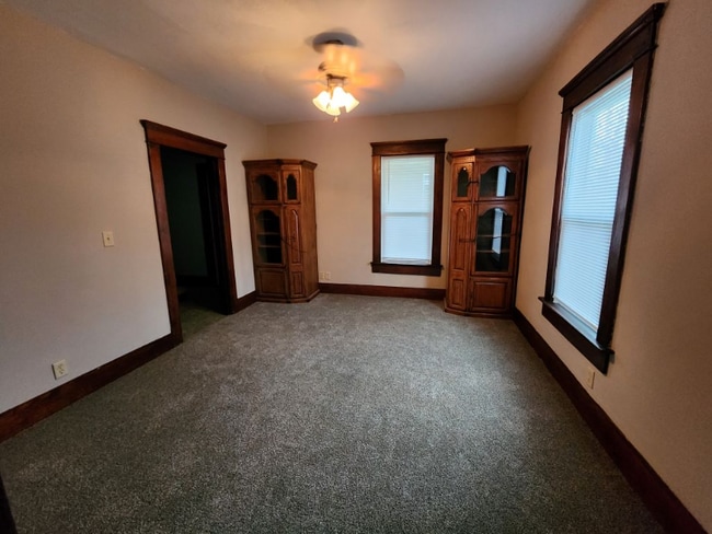 2330 Grand Ave in Davenport, IA - Building Photo - Building Photo