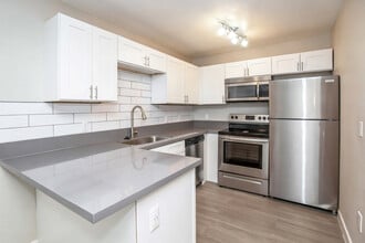 Tides at Cheyenne in Las Vegas, NV - Building Photo - Building Photo